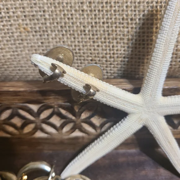 Vintage Cream/Blue Floral Clip On Earings - Picture 2 of 5